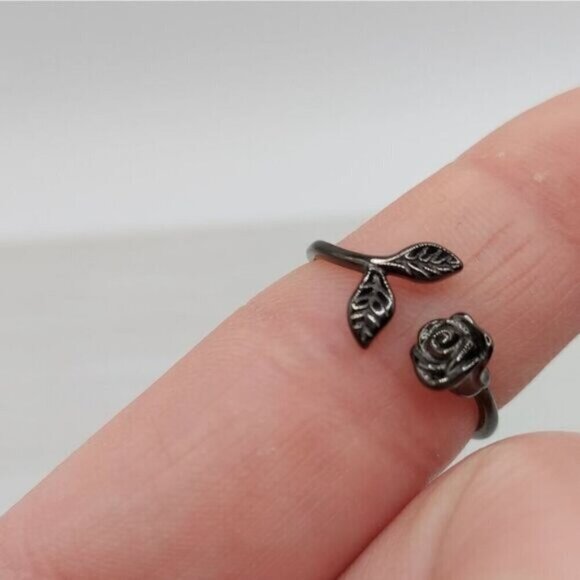 Black Rose 925 Sterling Silver Ring - Picture 6 of 7